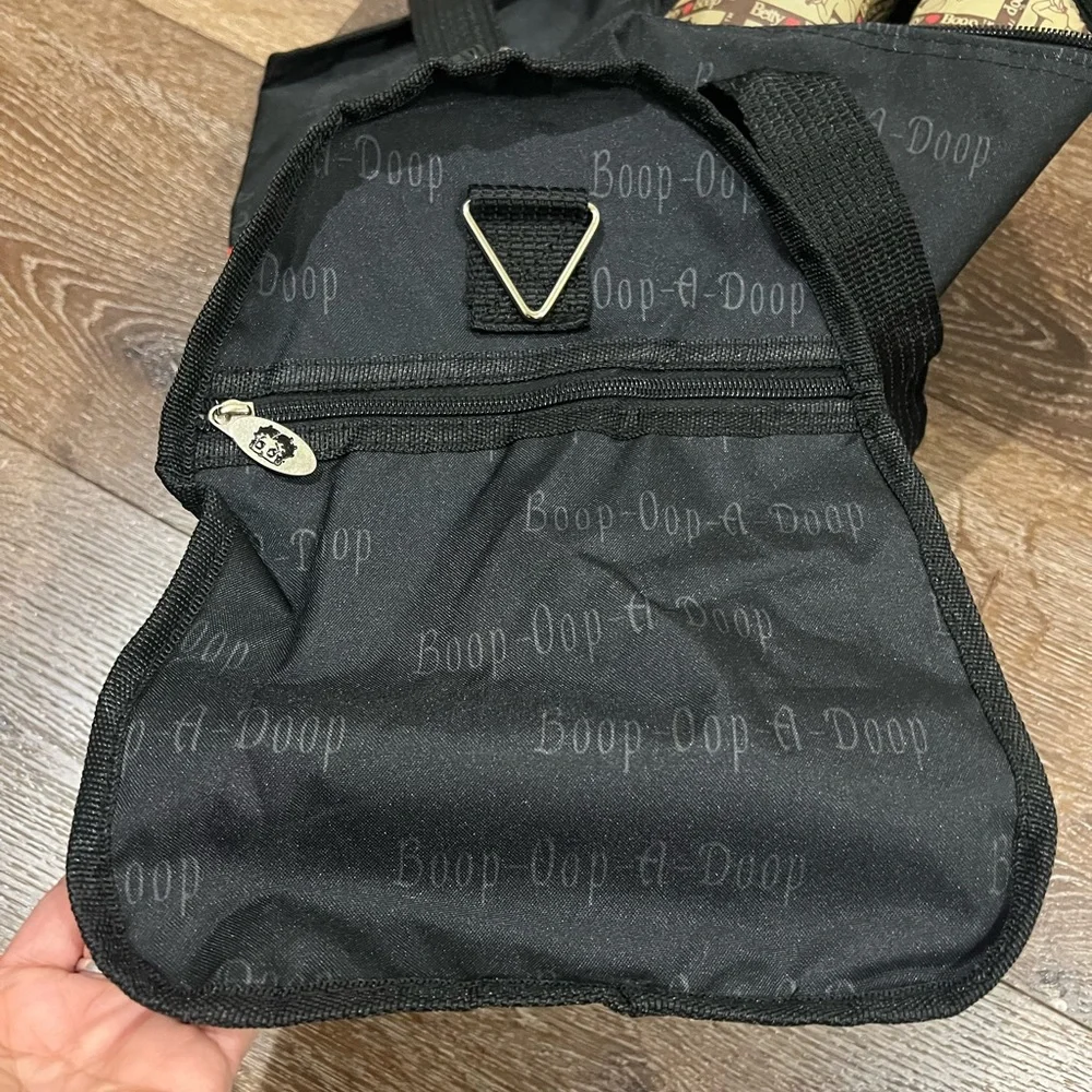 NWT Betty boop duffle bag / weekender travel bag black and white - Picture 6 of 14